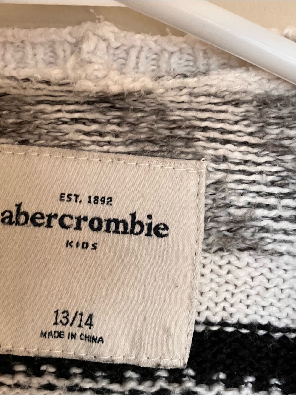 Abercrombie & Fitch Black and White Aztec Open-Front Cardigan - Picture 4 of 6